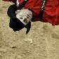 Pelos ares: Darrell Diefenbach é jogado por touro nas finais de rodeio nacional em Las Vegas, EUA Pelos ares: Darrell Diefenbach é jogado por touro nas finais de rodeio nacional em Las Vegas, EUA