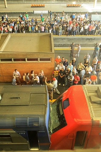 Dois trens da CPTM colidiram na Barra Funda nesta terça-feira, 12. 14 pessoas ficaram feridas