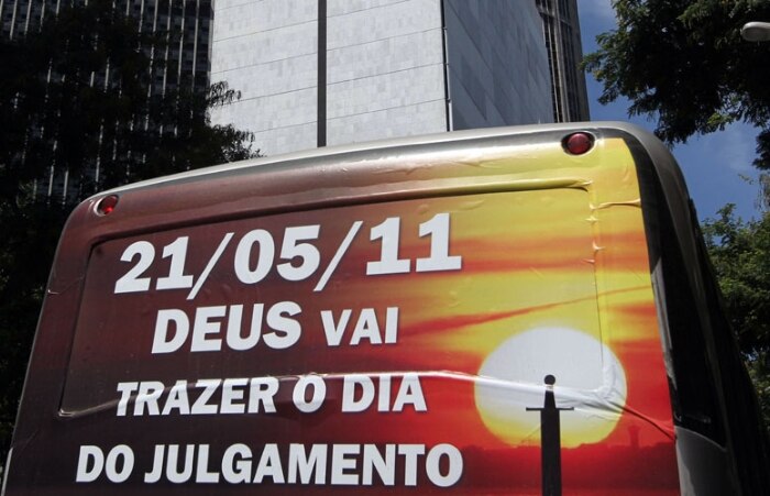 Grupo religioso de BH está no RJ para anunciar a data do fim do mundo: 25 de maio de 2011