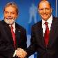 Lula e Alckmin antes do início do debate promovido pela Rede Record, em 2006 Lula e Alckmin antes do início do debate promovido pela Rede Record, em 2006