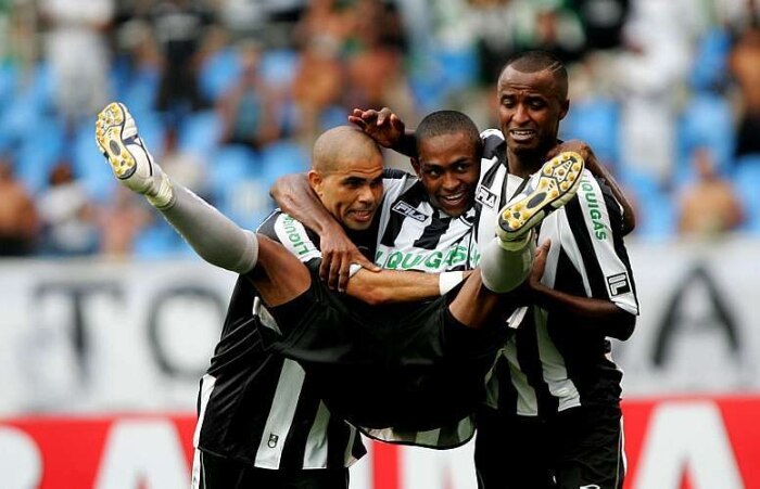 Grêmio Barueri acerta com Jobson, cujo bom futebol tem sido ofuscado por polêmicas extra-campo