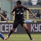 Autor do gol da vitória do Milan, Robinho tenta jogada diante do Brescia