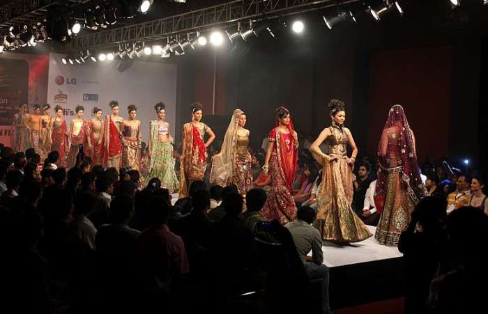 Desfile da marca Mubeen Fatima na Bangalore Fashion Week