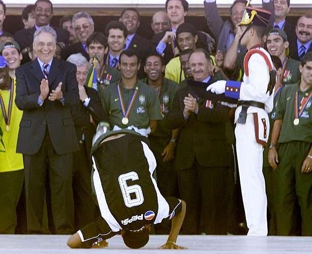 Comemore e relembre os 10 anos da conquista da Copa de 2002