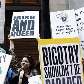 Gays e lésbicas protestam por terem sido banidos dos desfiles de Nova York
