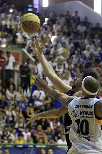 Brasília vence São José e é campeão do NBB