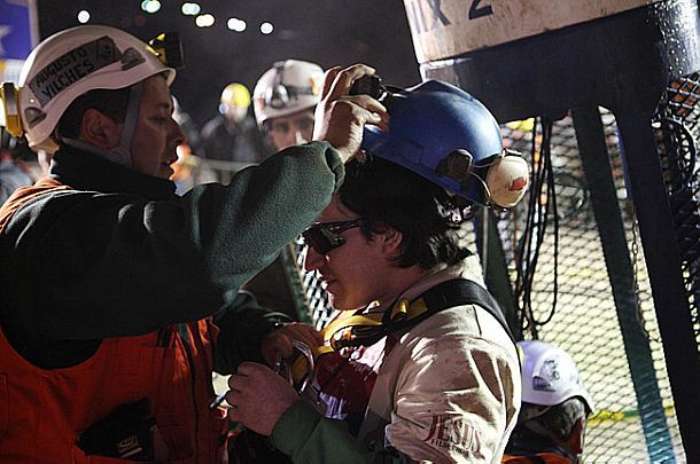 Osman Araya, 30, é o sexto mineiro resgatado