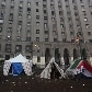 Na Praça Tahrir, egípcios protestam contra governo militar e comemoram um ano sem Hosni Mubarak