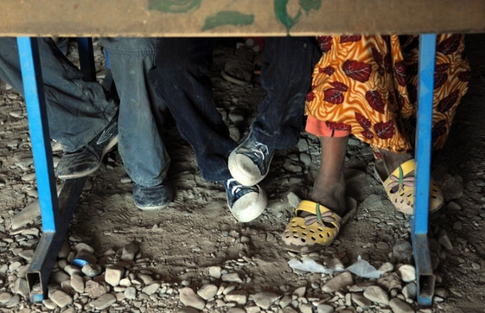 Acampamento cigano abre escolas primárias para crianças e adultos em Sulaimaniya, no Iraque