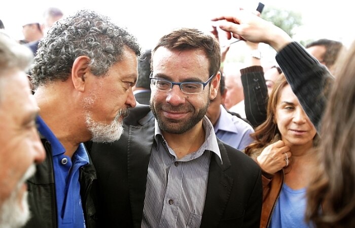 Festa organizada por centrais sindicais reúne milhares em São Paulo