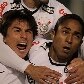 Willian e Jorge Henrique comemoram o primeiro gol do Corinthians na vitória sobre o América-MG