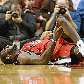 Greg Oden, do Portland Trail Blazers, lamenta as dores que sente após a contusão no joelho esquerdo Greg Oden, do Portland Trail Blazers, lamenta as dores que sente após a contusão no joelho esquerdo