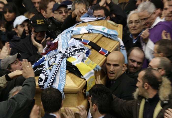 Funeral de torcedor na Itália