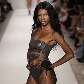 Desfile da Beach Bunny Swimwear 2011 na Mercedes-Benz Fashion Week moda praia em Miami, na sexta