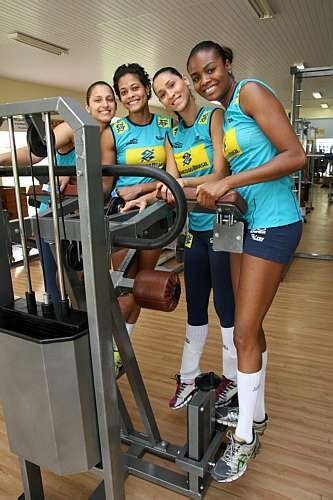 Seleção feminina de vôlei na reta final de preparação para os Jogos de Londres