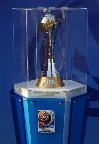 Troféu da Copa do Mundo de Clubes é colocado em exposição em Dubai, onde acontecerá a edição 2010