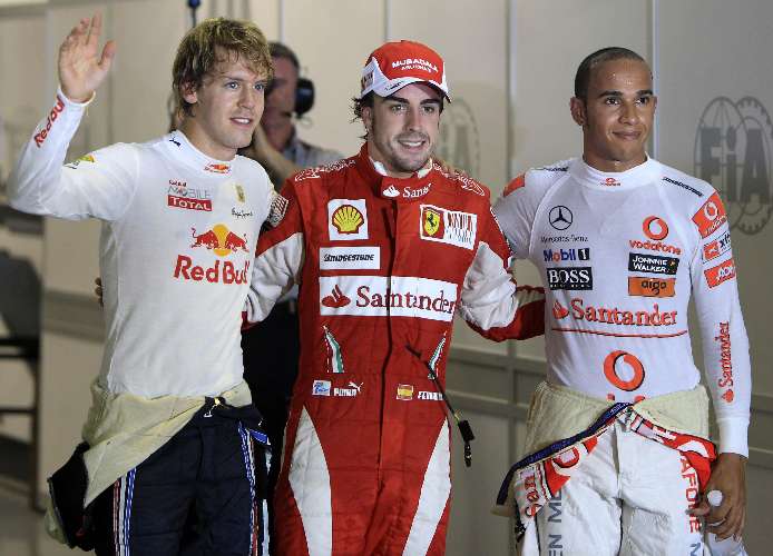 Alonso desbanca Vettel e Hamilton para ficar com a pole do GP de Cingapura