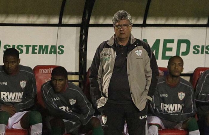 São Paulo perde para a Portuguesa por 1 a 0 e se afunda em crise