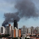 FotoRepórter - Incêndio destrói galpão comercial no bairro da Moóca, zona leste de São Paulo. 07/01/2013 Foto: Ricardo PG/FotoRepórter - Foto: Ricardo PG/FotoRepórter