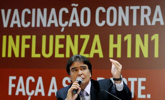Ministro da saúde, José Gomes Temporão, em coletiva no, DF, sobre o plano de vacinação contra H1N1 