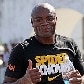 Sob o forte calor carioca, lutadores de MMA fazem treino para o UFC 153