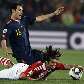 Falta do espanhol Busquets em cima de Haedo, do Paraguai