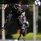 Miranda cabeceia a bola em treino do São Paulo Miranda cabeceia a bola em treino do São Paulo