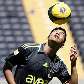 André Santos controla bola de cabeça durante sua apresentação no Fenerbahce, da Turquia André Santos controla bola de cabeça durante sua apresentação no Fenerbahce, da Turquia