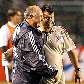 Os técnicos Luiz Felipe Scolari (Palmeiras) e Adilson Batista (Corinthians) se cumprimentam