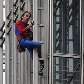 Na China, o ''Homem-Aranha'' fez uma pausa para telefonar do edifício Jin Mao, em maio de 2007 Na China, o ''Homem-Aranha'' fez uma pausa para telefonar do edifício Jin Mao, em maio de 2007