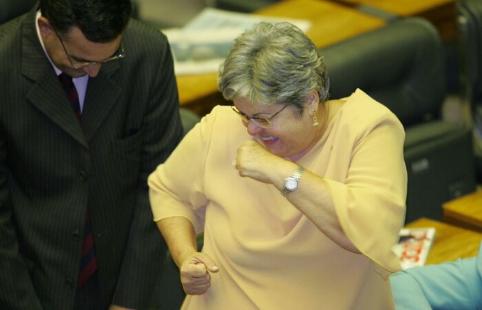 Em 23/03/2006, a deputada Angela Guadagnin comemora absolvição de colega no escândalo do Mensalão