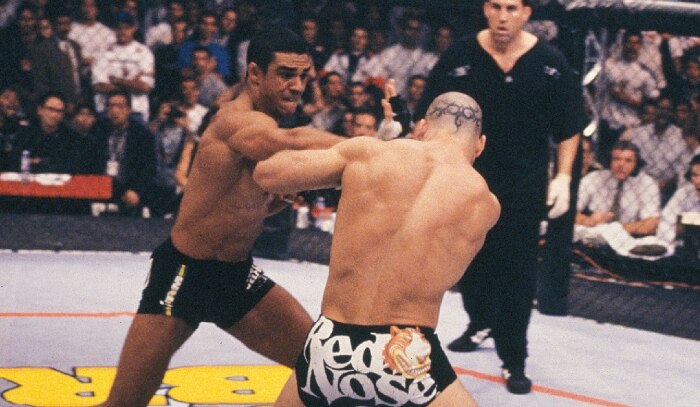 Enciclopédia do UFC, da Panini, é um guia completo do principal evento de MMA do mundo