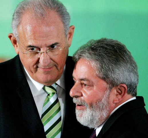 Lula empossa Jobim