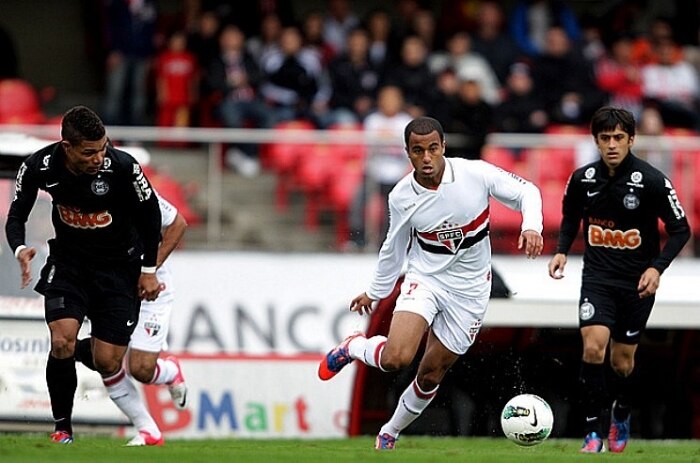 São Paulo derrota o Coritiba por 3 a 1 na despedida de Milton Cruz