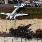 Avião invadiu gramado do aeroporto junto a Avenida Washington Luis, na zona sul Avião invadiu gramado do aeroporto junto a Avenida Washington Luis, na zona sul