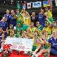 Jogadores da seleção brasileira comemoram o tricampeonato da Copa dos Campeões de vôlei Jogadores da seleção brasileira comemoram o tricampeonato da Copa dos Campeões de vôlei