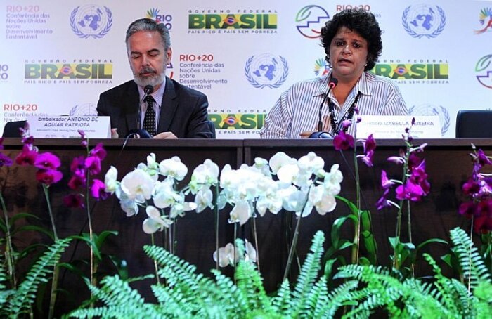 Os ministros de Relações Exteriores, Antonio Patriota, e do Meio Ambiente, Izabella Teixeira