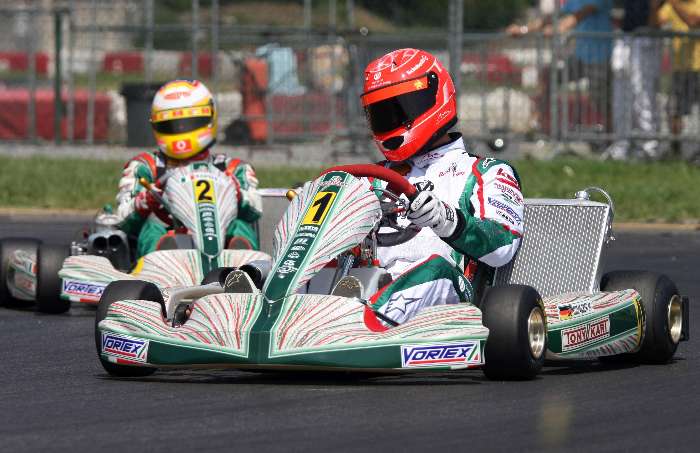 Michael Schumacher e Luca Badoer treinam com corrida de kart na Itália