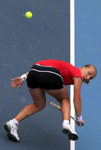 Svetlana Kuznetsova teve que se virar para conseguir a vitória em Pequim