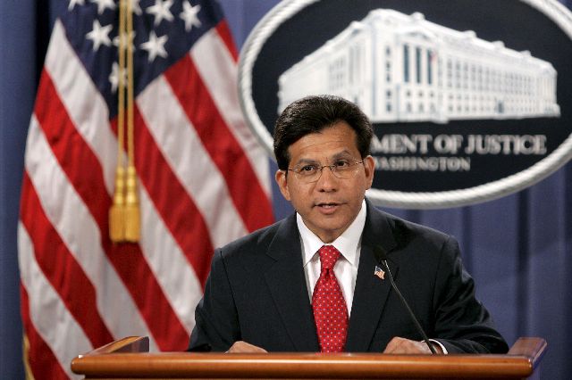 Gonzales renuncia 