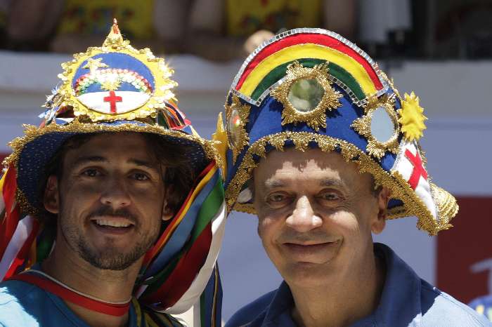 José Serra assiste ao desfile do Galo da Madrugada, Recife, 13/02