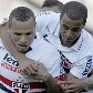 Mesmo com um a menos, São Paulo vence Santos por 3 a 2 Mesmo com um a menos, São Paulo vence Santos por 3 a 2