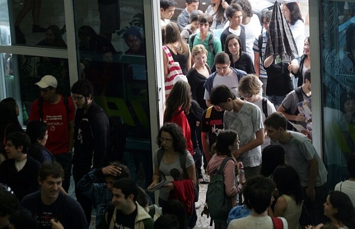 Vestibulandos fazem a prova em diversas localidades