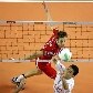 Murilo, do Sesi, prepara o bloqueio contra Marlon, do Vivo/Minas, na semifinal da Superliga de vôlei
