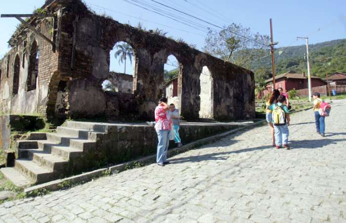 PAC quer garantir proteção do patrimônio cultural brasileiro; na foto, casas abandonadas