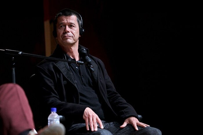 O escritor Emmanuel Carrère (França) durante a mesa 