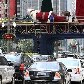 Boneco de Papai Noel no palco montado na avenida Paulista para o Reveillon, em São Paulo. 01/12/2010