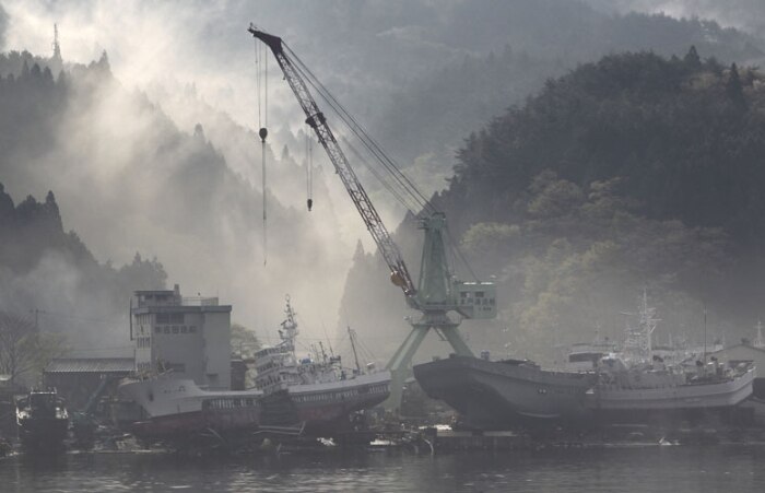Estaleiro danificado com o tsunami e terremoto de 11 de março, em Kesennuma