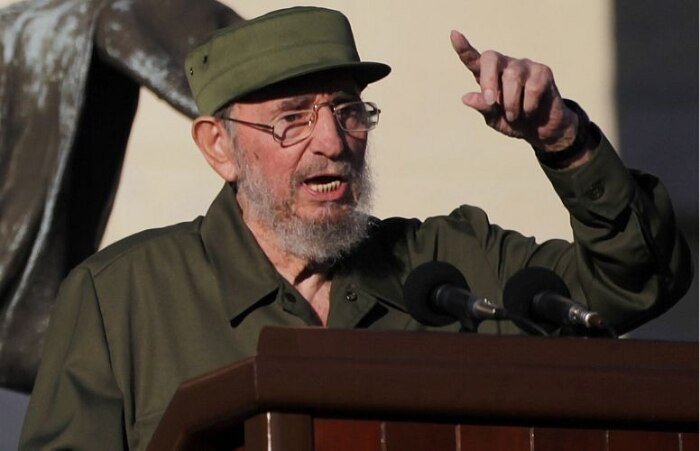 Fidel Castro, porém, segue como voz ativa nas decisões políticas, econômicas e diplomáticas do país