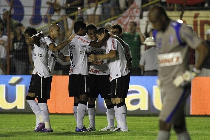 Corinthians vence o Guaratinguet&aacute;